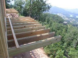 Cantileverd deck joists